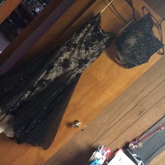 Prom dresses and evening dresses and wedding dress!!!! - Picture 4 of 5